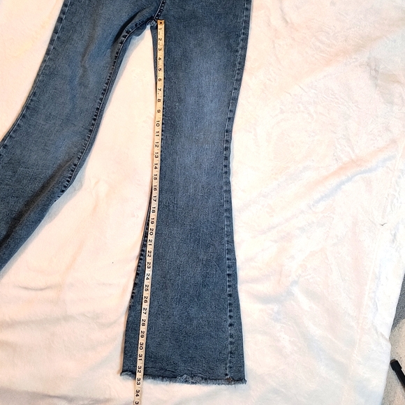 GYK, high-wasted super stretch fit and flare jeans. - Picture 8 of 10